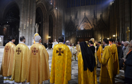 Prière pour les victimes de Holodomor à Notre-Dame de Paris