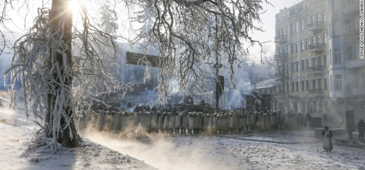 140125093228-01-ukraine-protests-0125-restricted-horizontal-gallery-2