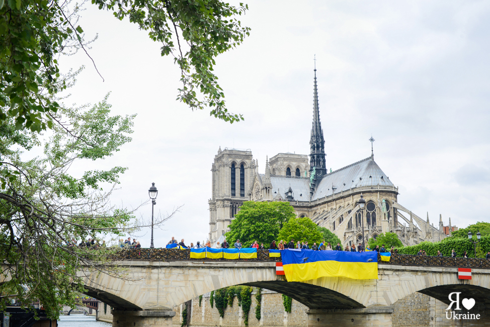 flashmob-unitedforukraine-paris-18