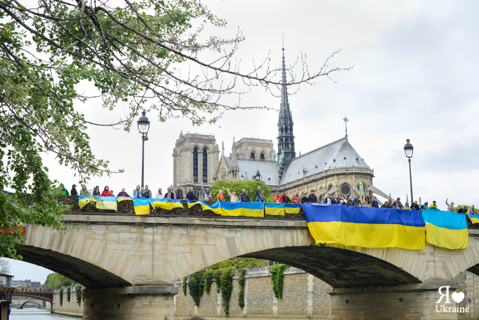 flashmob-unitedforukraine-paris-21