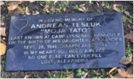 Plaque devant le camp de personnes déplacées de Lyssenko(Hanovre) où était ma famille. Nous sommes nombreux à chercher …..